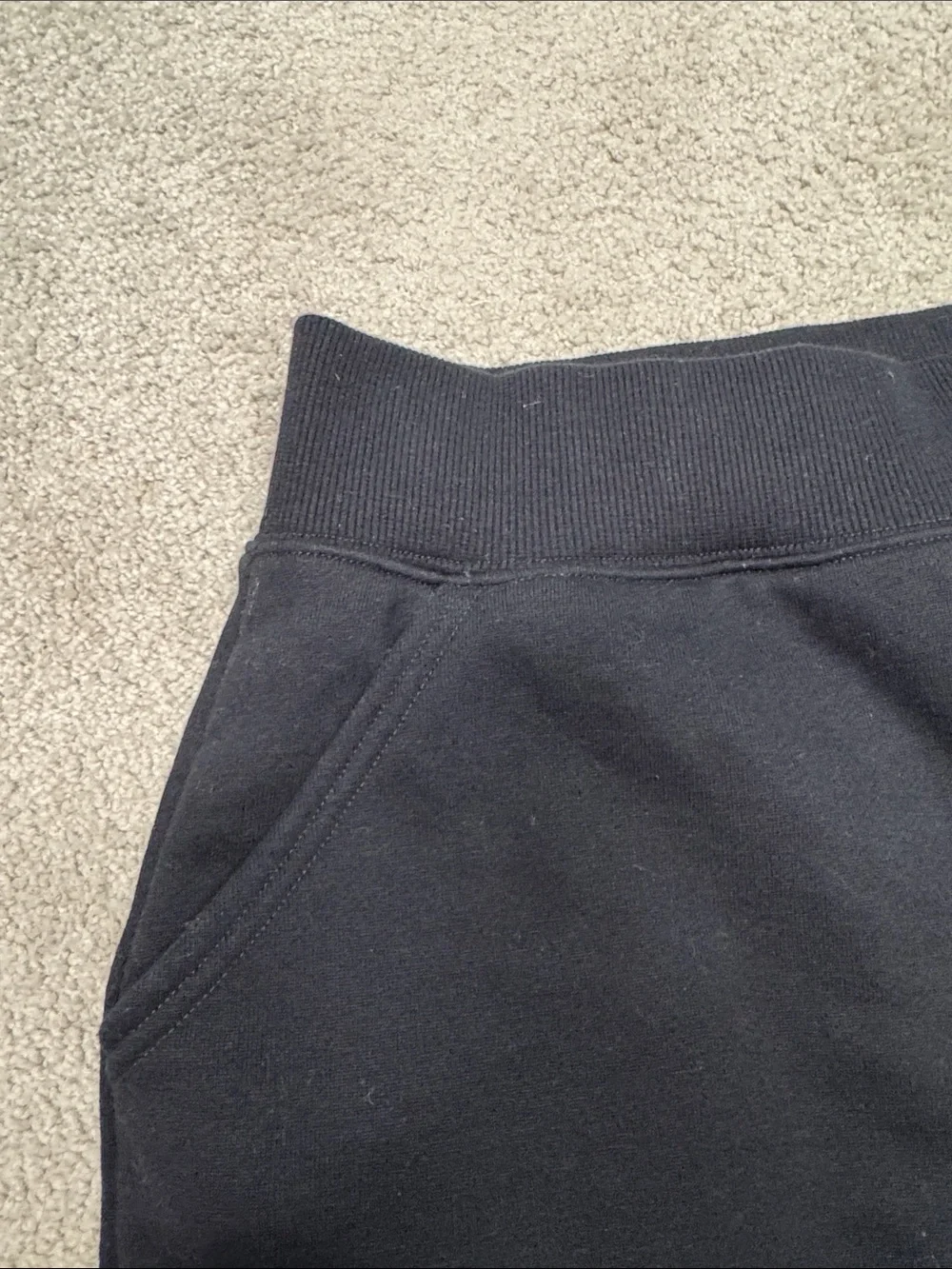 ALO Yoga sleek black